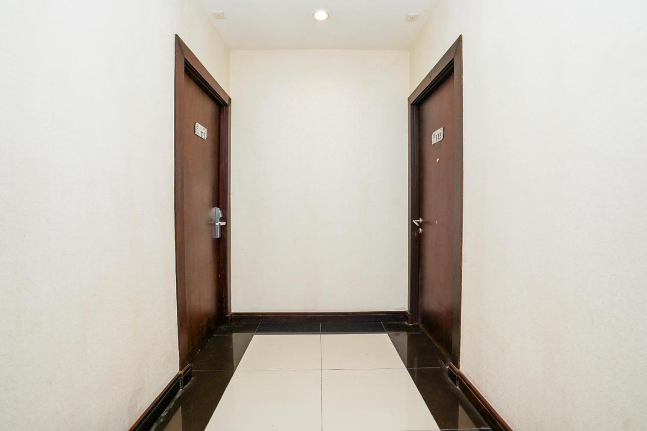 Hotel Collection O 29 Twin Tower Surabaya Exterior foto